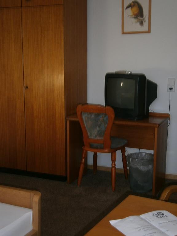 Strauss Hostel