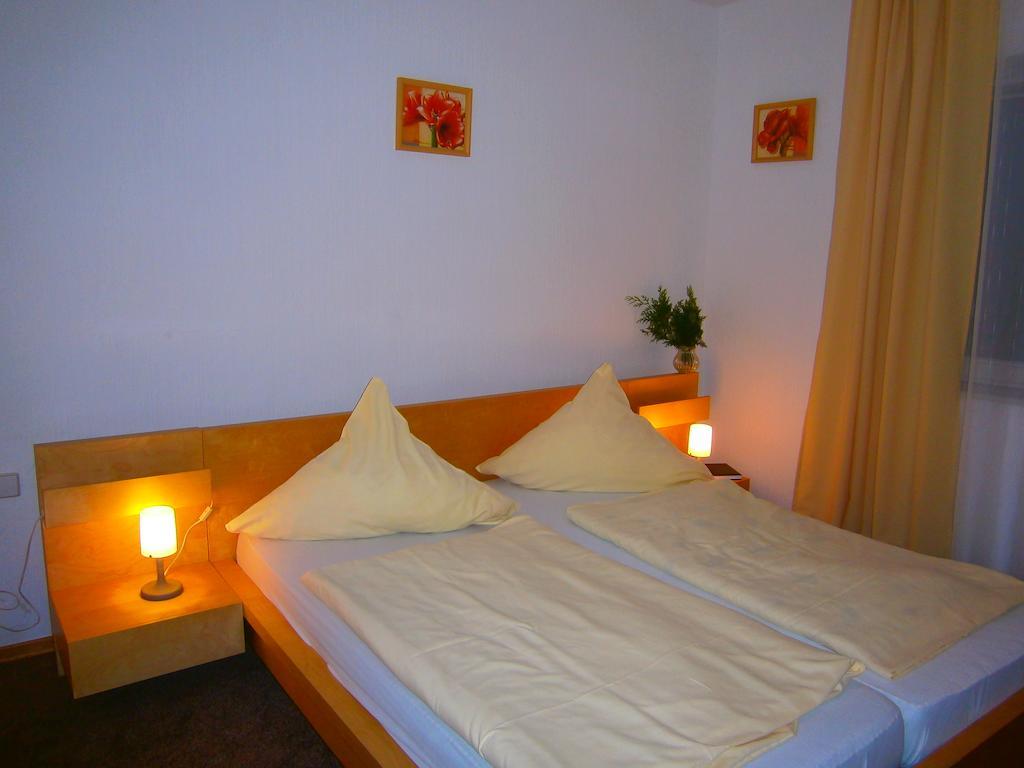 Hostel Strauss